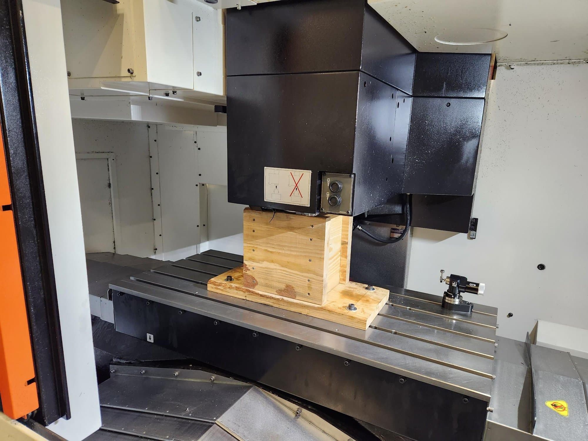 Mazak VCN-570C CNC VMC, 2019 - Chip Conveyor - Image 6