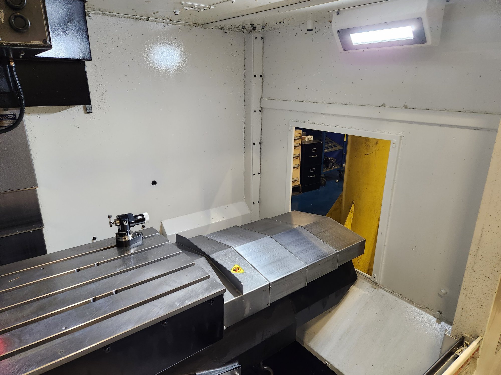 Mazak VCN-570C CNC VMC, 2019 - Chip Conveyor - Image 4