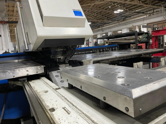 24 Ton Trumpf Trupunch 5000 CNC Punch, 2005 with load/unload-lots of tooling - Image 11