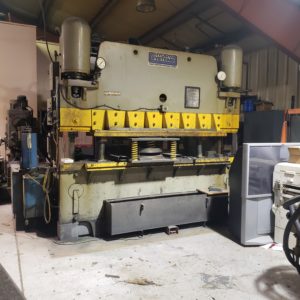 200 Ton x 10' Pacific 200-10 Hydraulic Press Brake, 1968