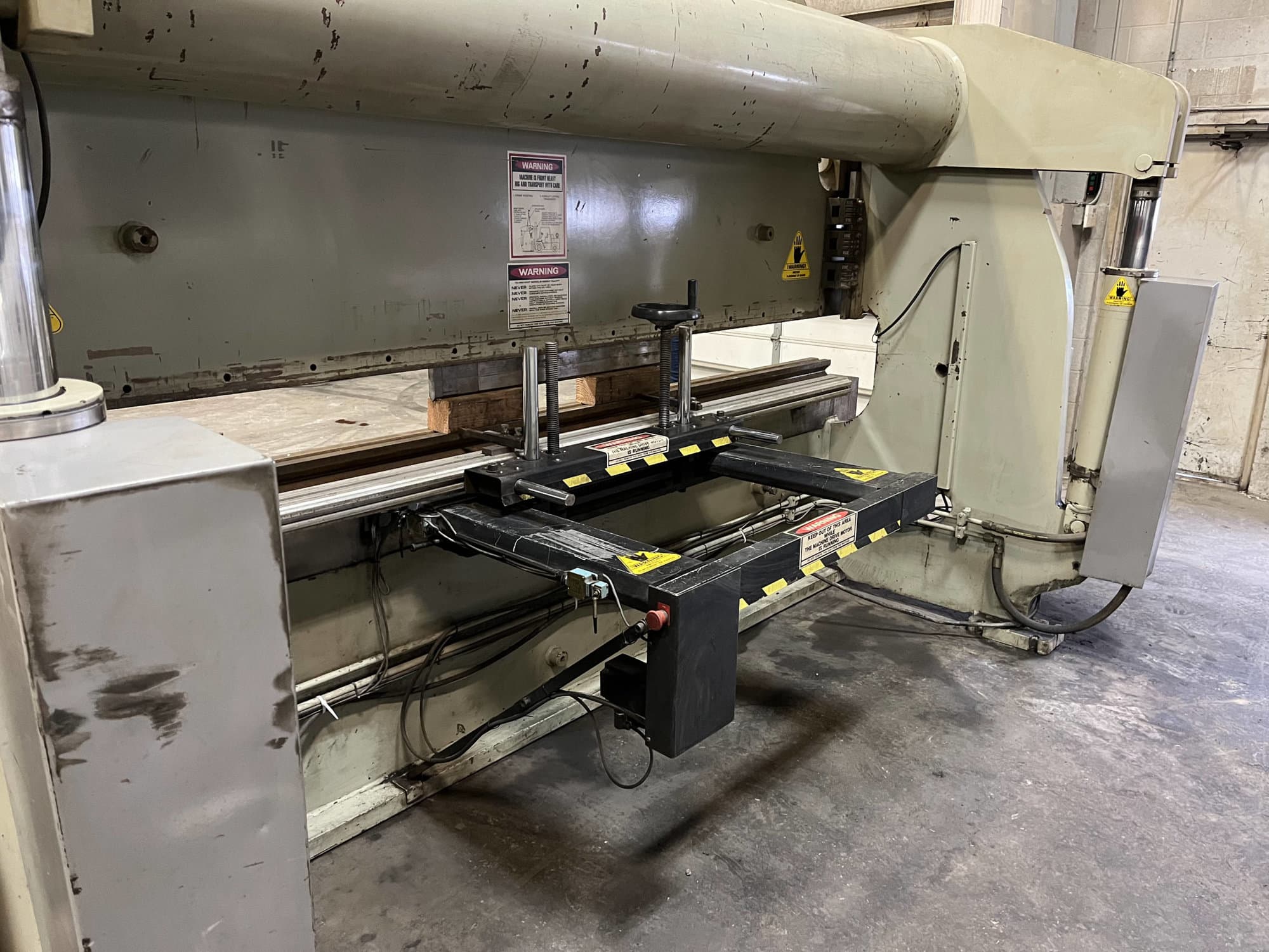 175 Ton x 12' Accurpress 717512 CNC Press Brake, 1996- ETS 200 - Image 3
