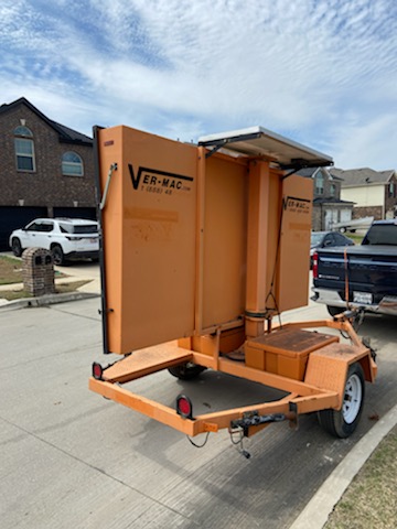Ver-Mac 1210QS 3 Line 8 Character Message Board With Trailer, 2005 - Solar, Video Available - Image 2