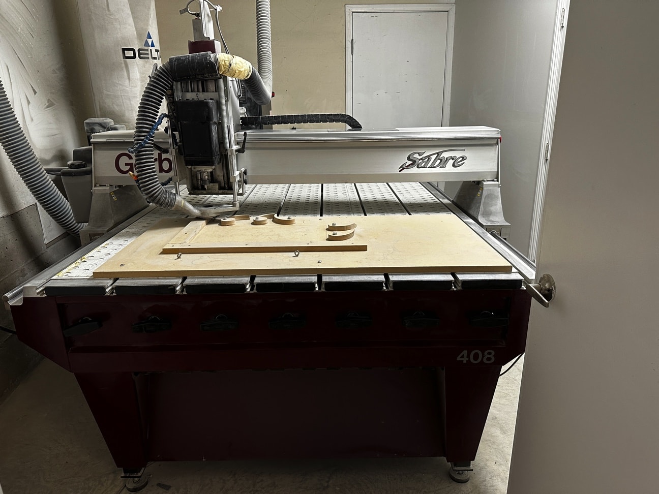10' x 4.5' Gerber Sabre 408 CNC Router, 2000 - Equipped with Vacuum and Dust Removal System - Image 2