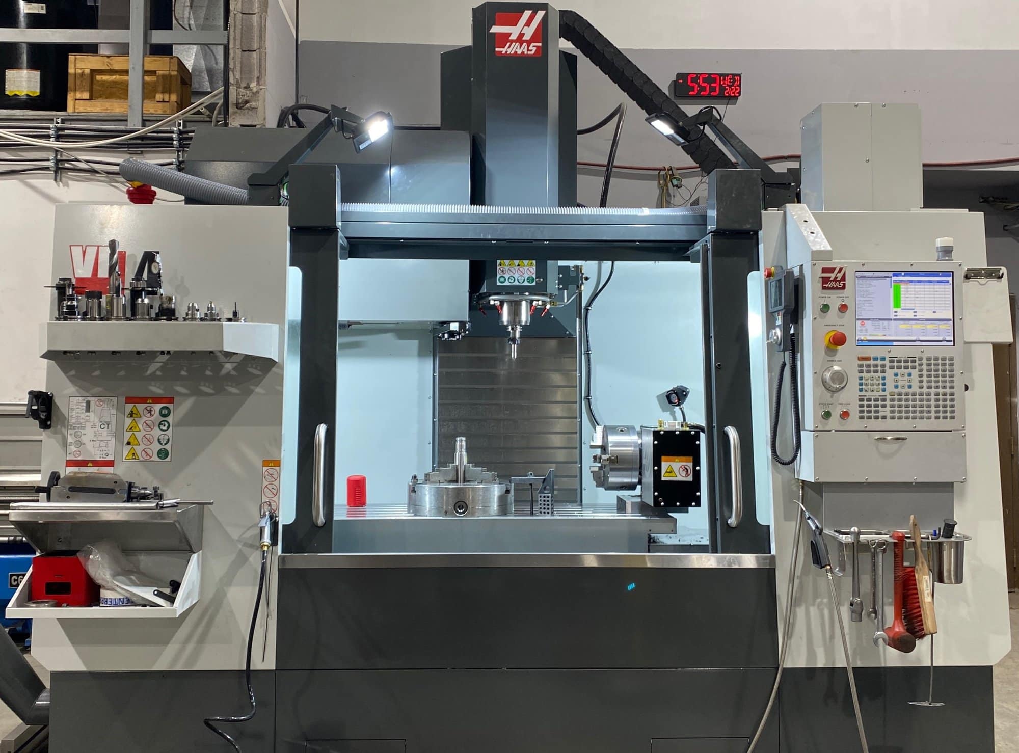 Haas VF-4 CNC Vertical Machining Center, 2022 - CAT40, 4th Axis HRT210 Rotary Table, WIPS-R, Renishaw Wireless Intuitive Probing - Image 2