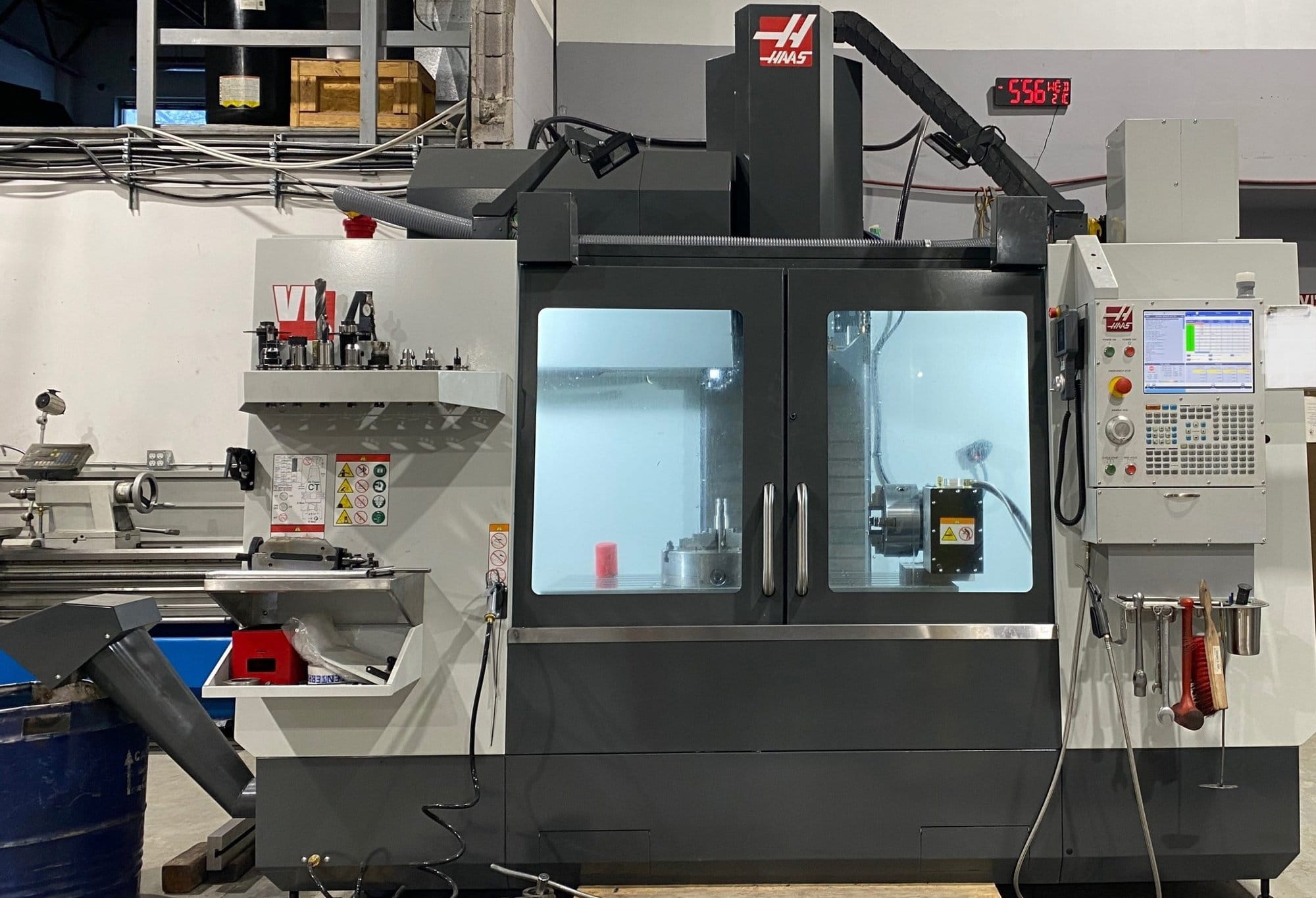 Haas VF-4 CNC Vertical Machining Center, 2022 - CAT40, 4th Axis HRT210 Rotary Table, WIPS-R, Renishaw Wireless Intuitive Probing