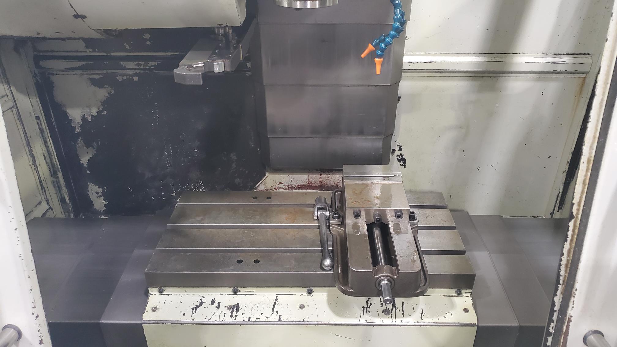 Hurco VM1 VMC, 2005- UltiMax Control, DXF, Rigid Tap - Image 3