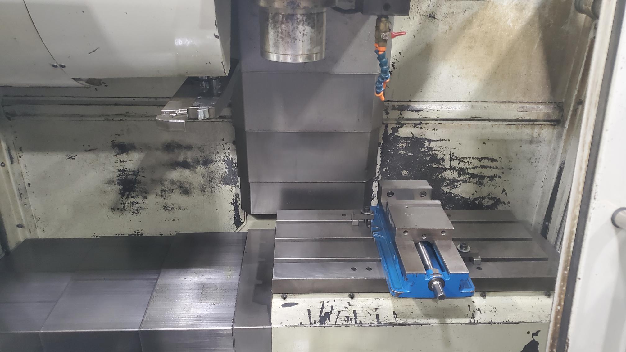 Hurco VM1 VMC 2004- UltiMax Control, DXF, Rigid Tap - Image 3