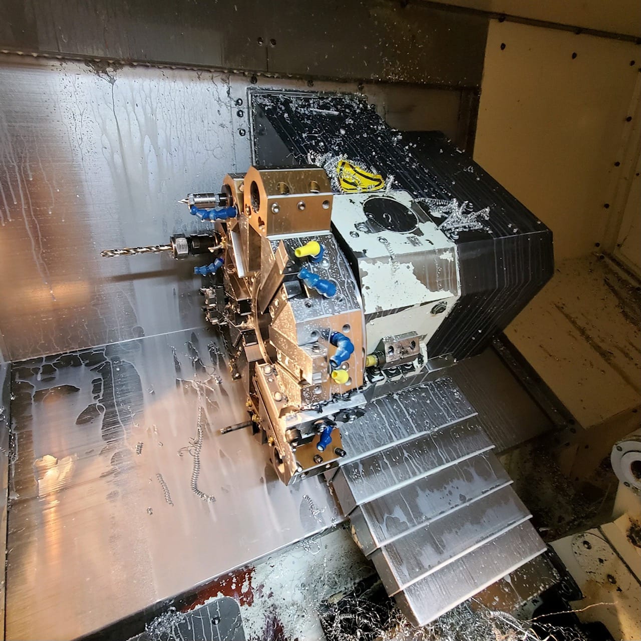 Hurco TM8 CNC Lathe, 2006 - WinMax Control, Chip Conveyor - Image 3