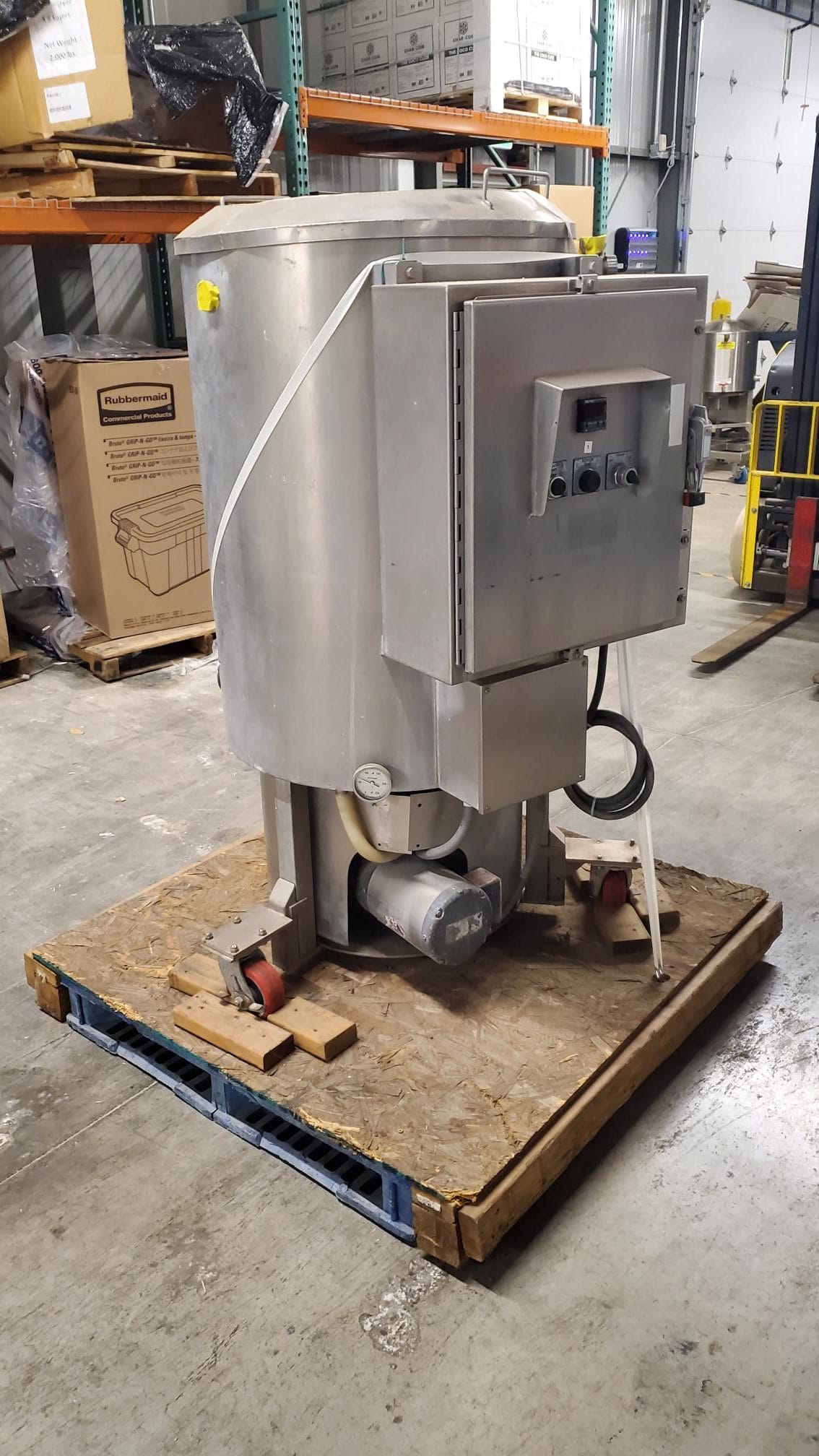 Savage Bros 750 CM Chocolate Melter and Conditioner - Heated Tank w/ Pump