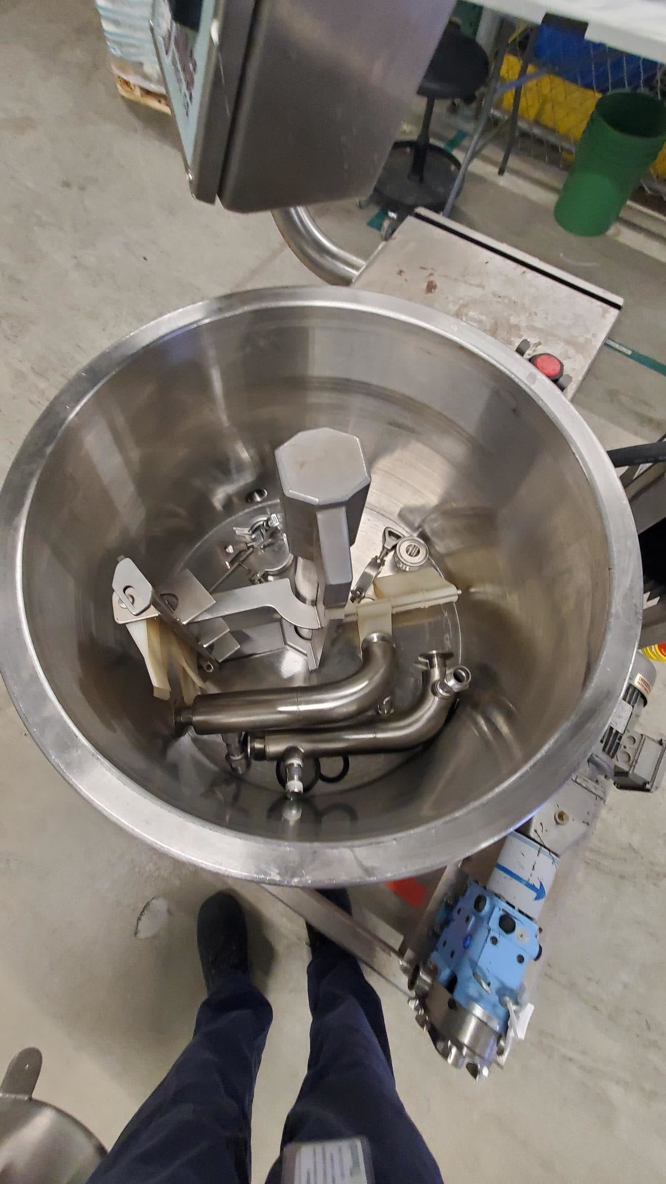 Savage Bros 0912-40 Chocolate Melter and Conditioner with SPX Pump - Good Condition - Image 6