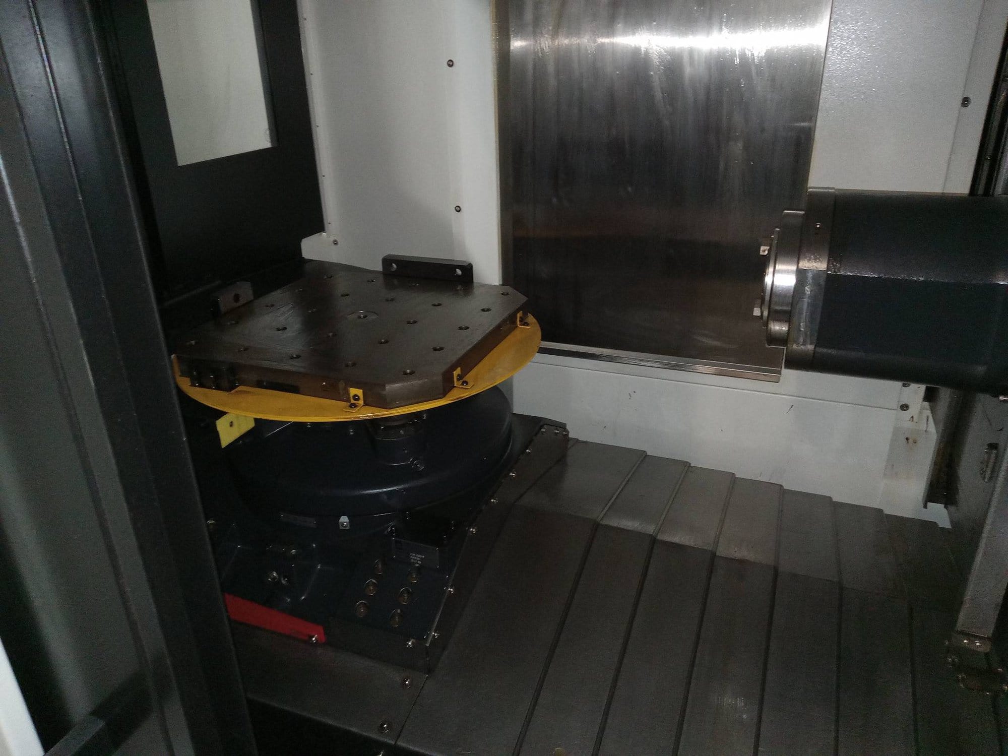 Averex HS550K, Dual Pallet HMC, 2018 Showroom Machine, Never Cut A Chip, Factory Warranty and Install Apply. - Image 5