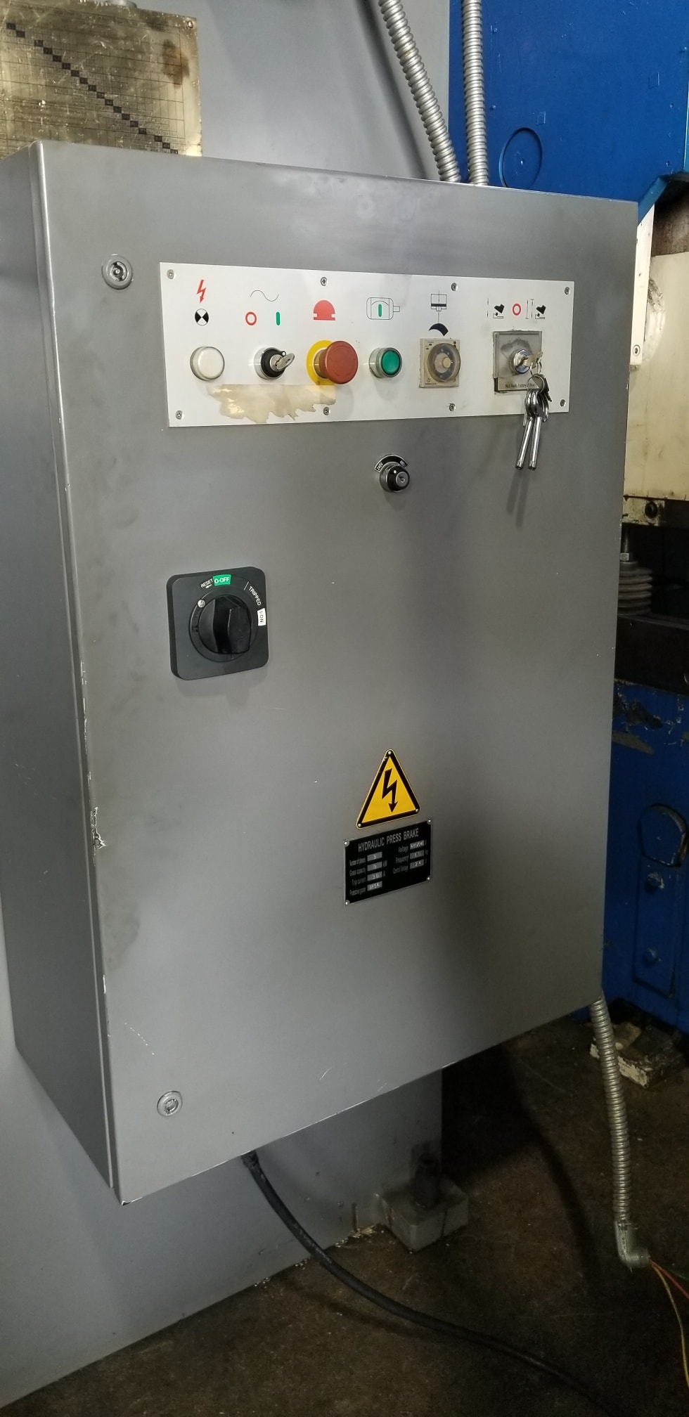100 Ton x 10' Yangli WC67Y-100/3200 Press Brake, 2010 - Image 4