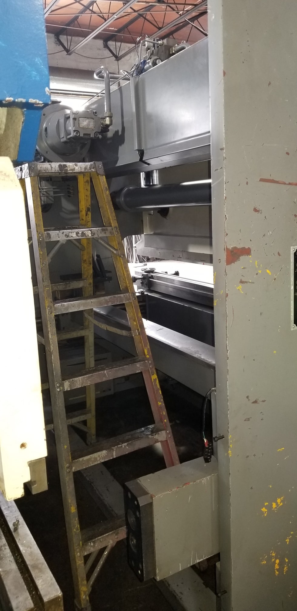100 Ton x 10' Yangli WC67Y-100/3200 Press Brake, 2010 - Image 7