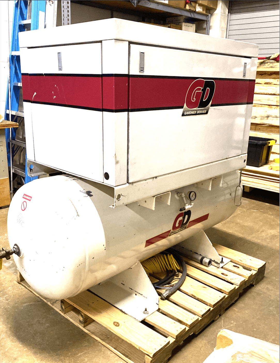 15 HP Gardner Denver EBA99A Compressor, 1998 - 120 Gal Auxiliary Tank & Champion CRN75A1 Dryer - Image 2