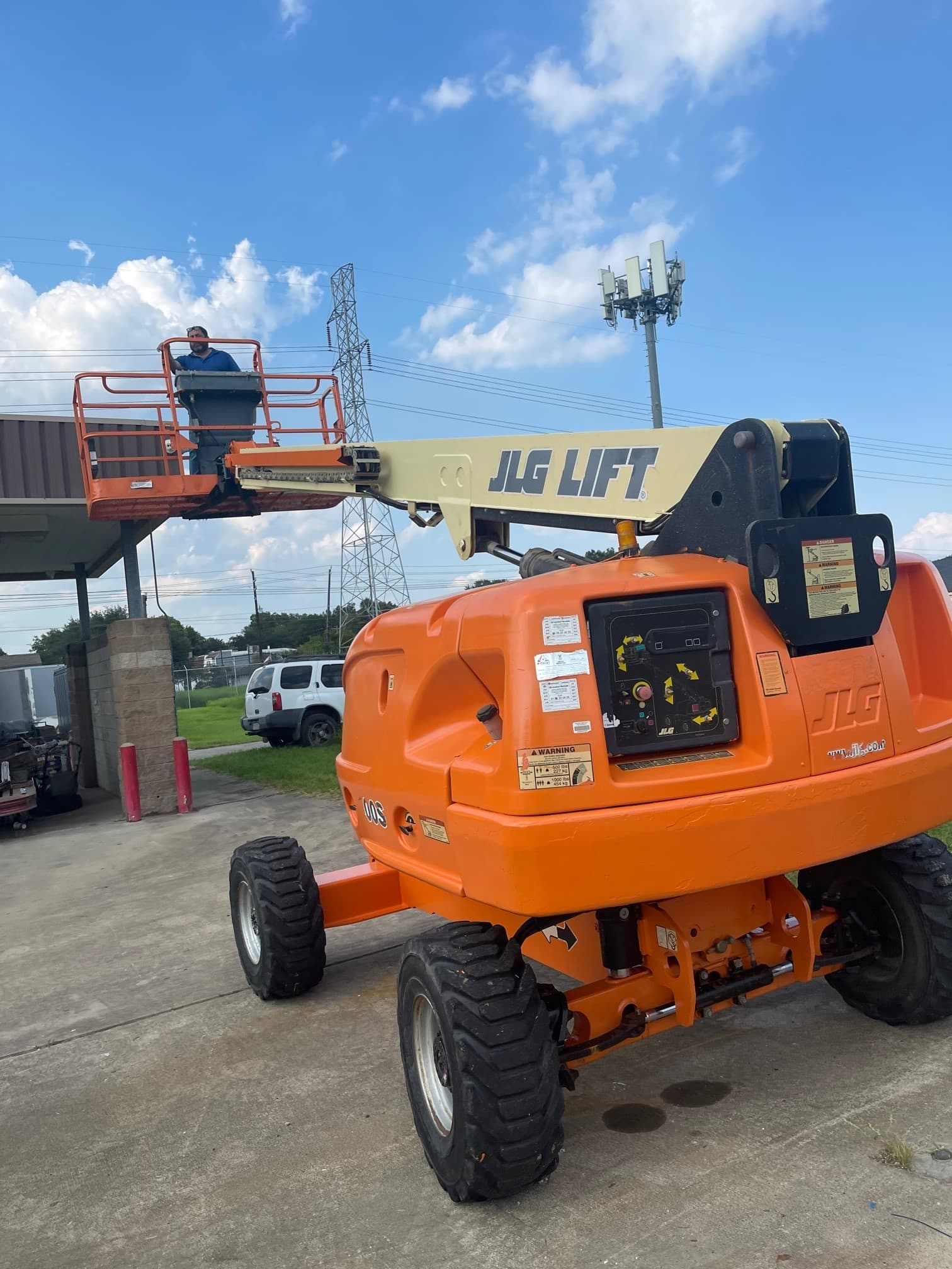 JLG 400S Telescopic Boom Lift, 2014, 4 Wheel Drive - Image 2