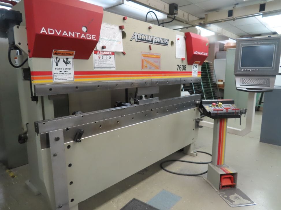 60 ton X 8' Accurpress Advantage 7608 Hydraulic Press Brake, 2004