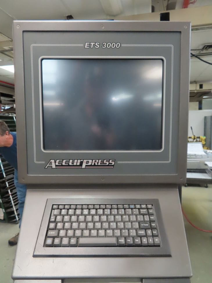 60 ton X 8' Accurpress Advantage 7608 Hydraulic Press Brake, 2004 - Image 2