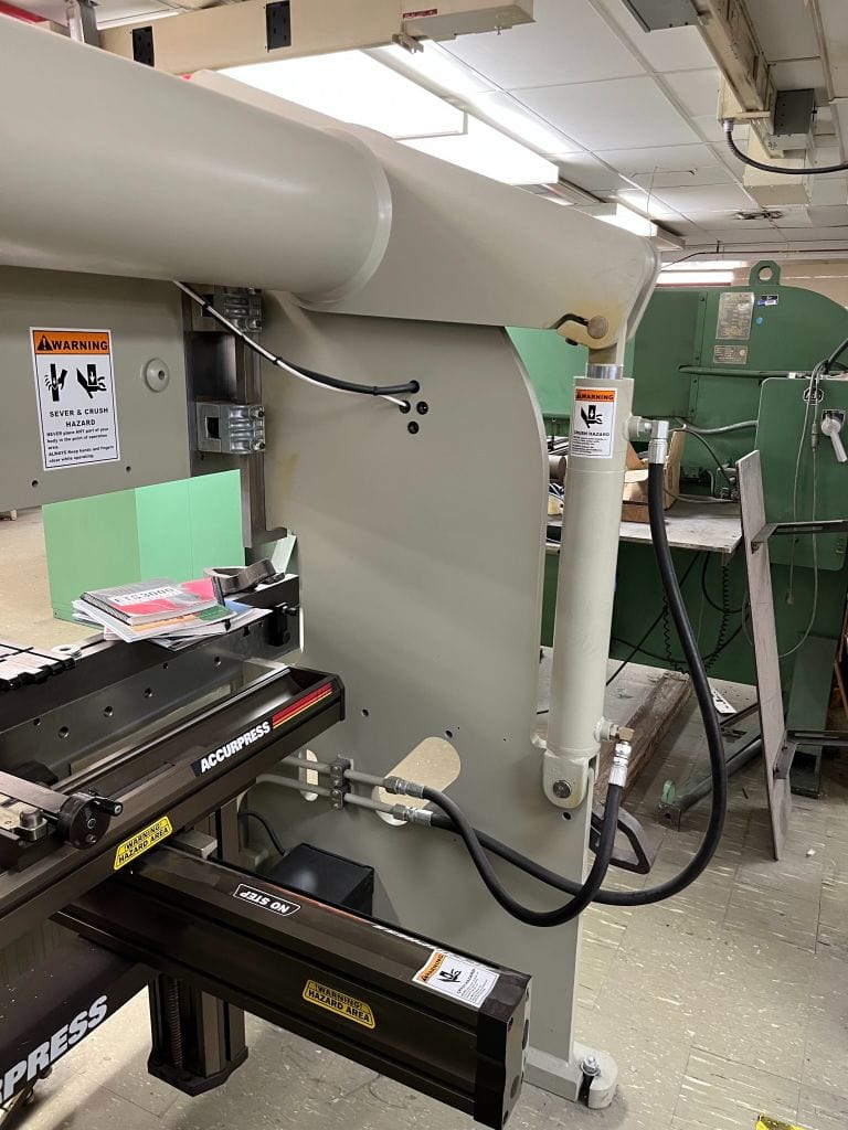 60 ton X 8' Accurpress Advantage 7608 Hydraulic Press Brake, 2004 - Image 3