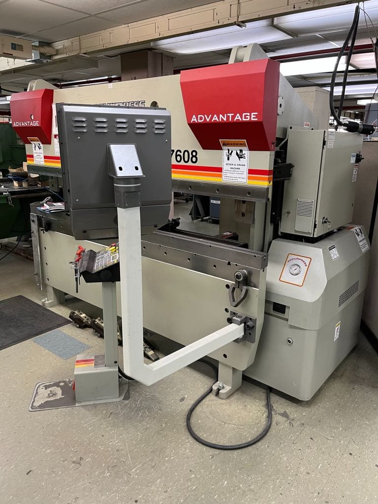 60 ton X 8' Accurpress Advantage 7608 Hydraulic Press Brake, 2004 - Image 7