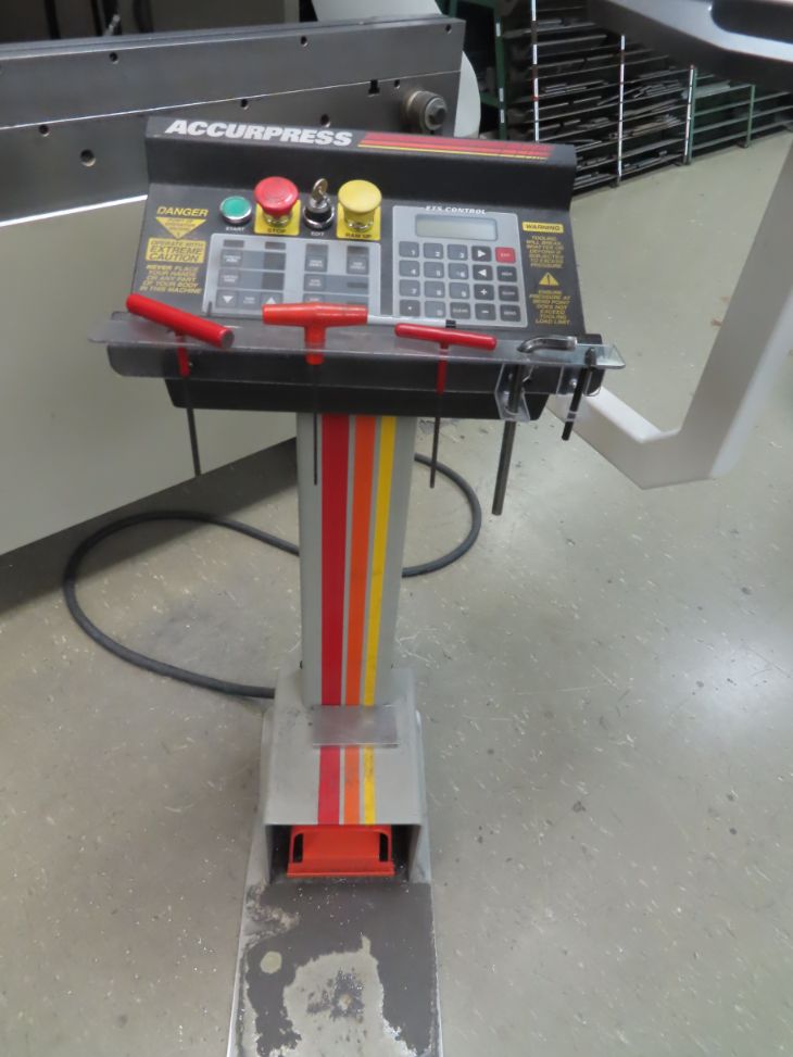 60 ton X 8' Accurpress Advantage 7608 Hydraulic Press Brake, 2004 - Image 8