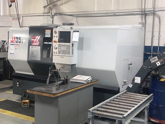 Haas ST-35Y CNC Lathe, 2018- Live Tool, Tailstock, Y-Axis, Presetter, Conveyor, Very Light Use