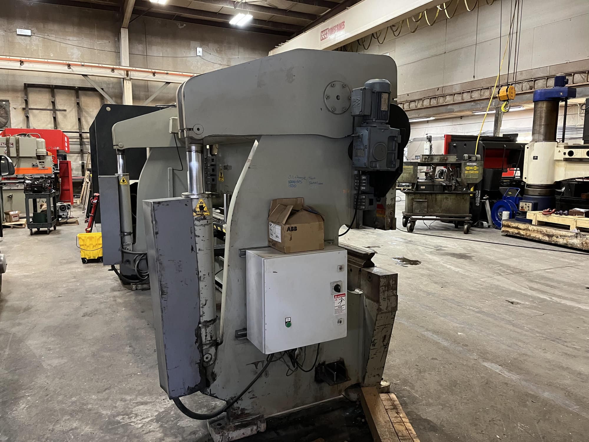 175 Ton x 12' Accurpress 717512 CNC Press Brake, 1996- ETS 200 - Image 4