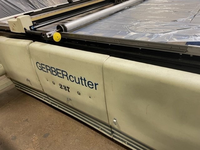 GerberCutter S-3000 Fabric Cutting Machine, 1997 - Image 2