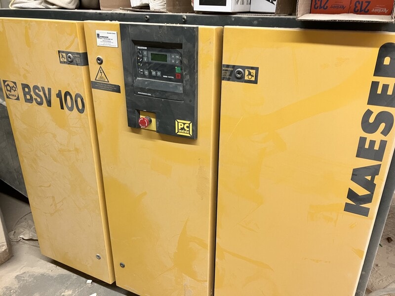 5' x 12' Komo Mach1S VR512 CNC Router, 2002 - Fanuc Control, Vacuum Pump, Tool Changer - Image 11