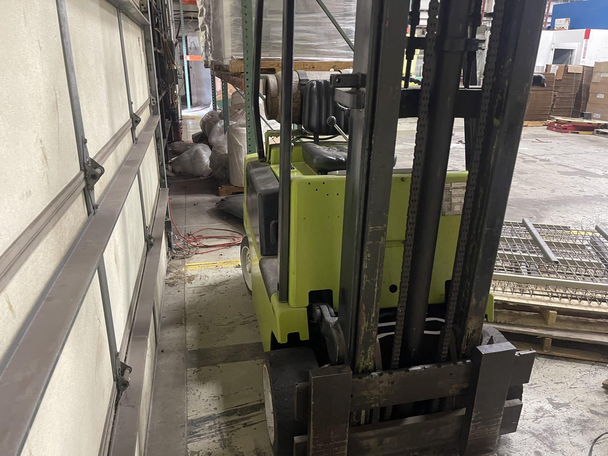4000 lb. Clark C500-40 Electric Forklift - Image 3