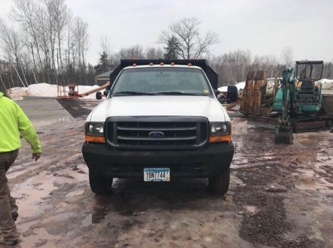 Ford F450 4x4 Dump Truck, 2001 - Available Immediately! - Image 2