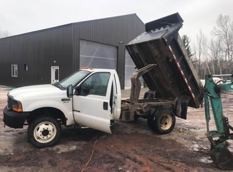 Ford F450 4x4 Dump Truck, 2001 - Available Immediately! - Image 4
