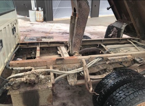 Ford F450 4x4 Dump Truck, 2001 - Available Immediately! - Image 5