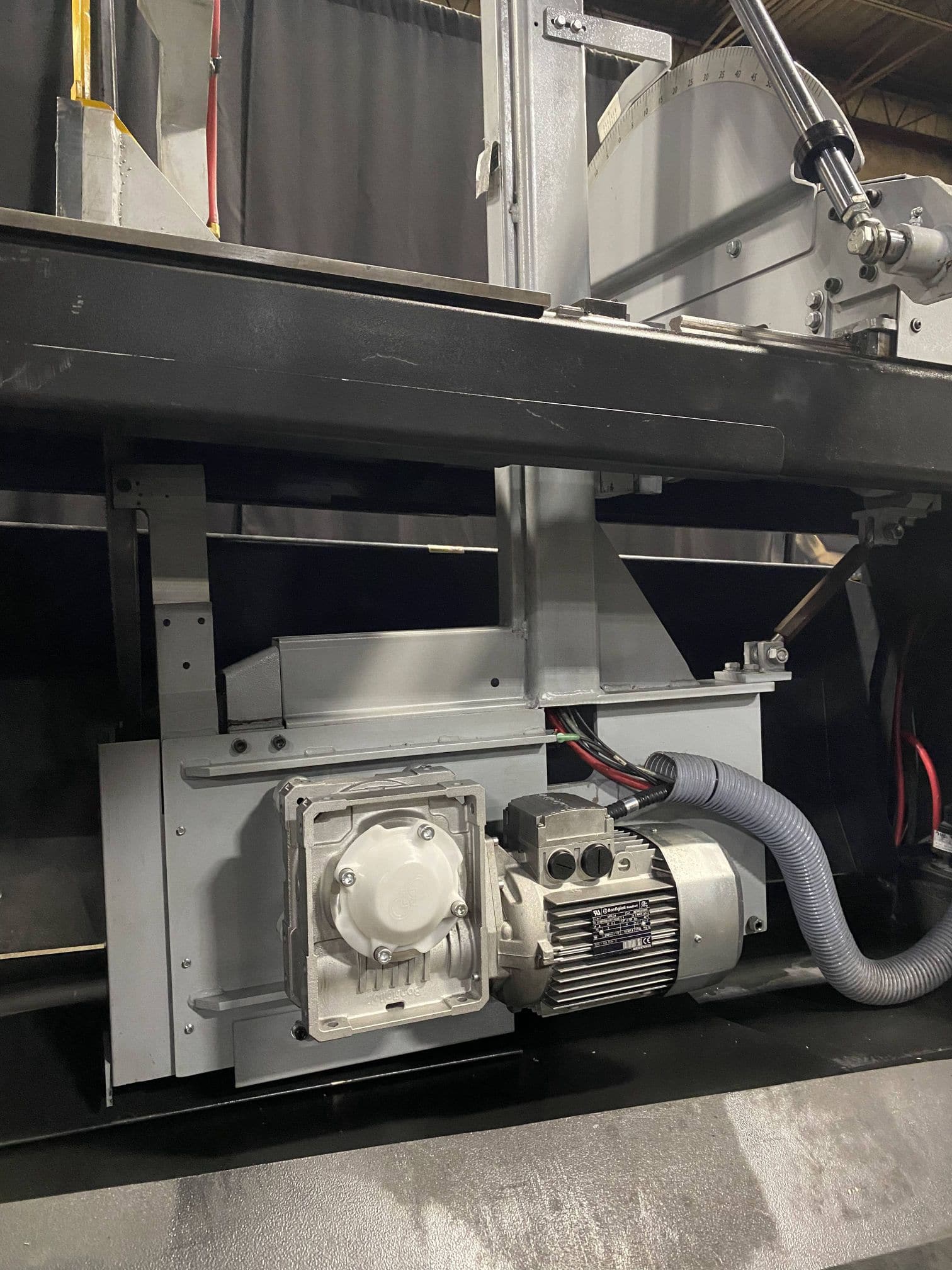 22" x 18" Hydmech VW-18 Vertical Bandsaw, 2020 - Image 3