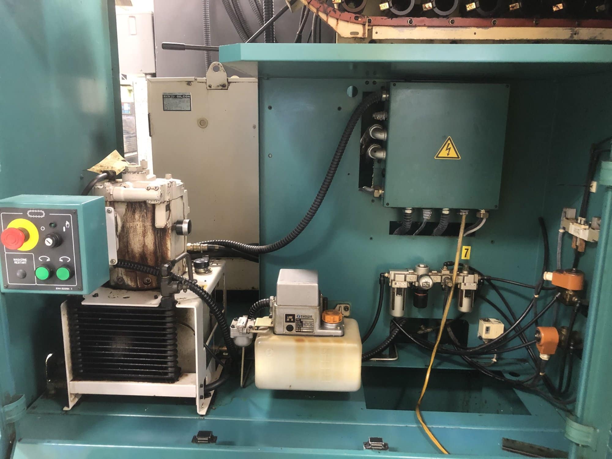 Matsuura MC-800 VG VMC, 1998 - Chip Auger, Wired for 4th Axis - Image 3