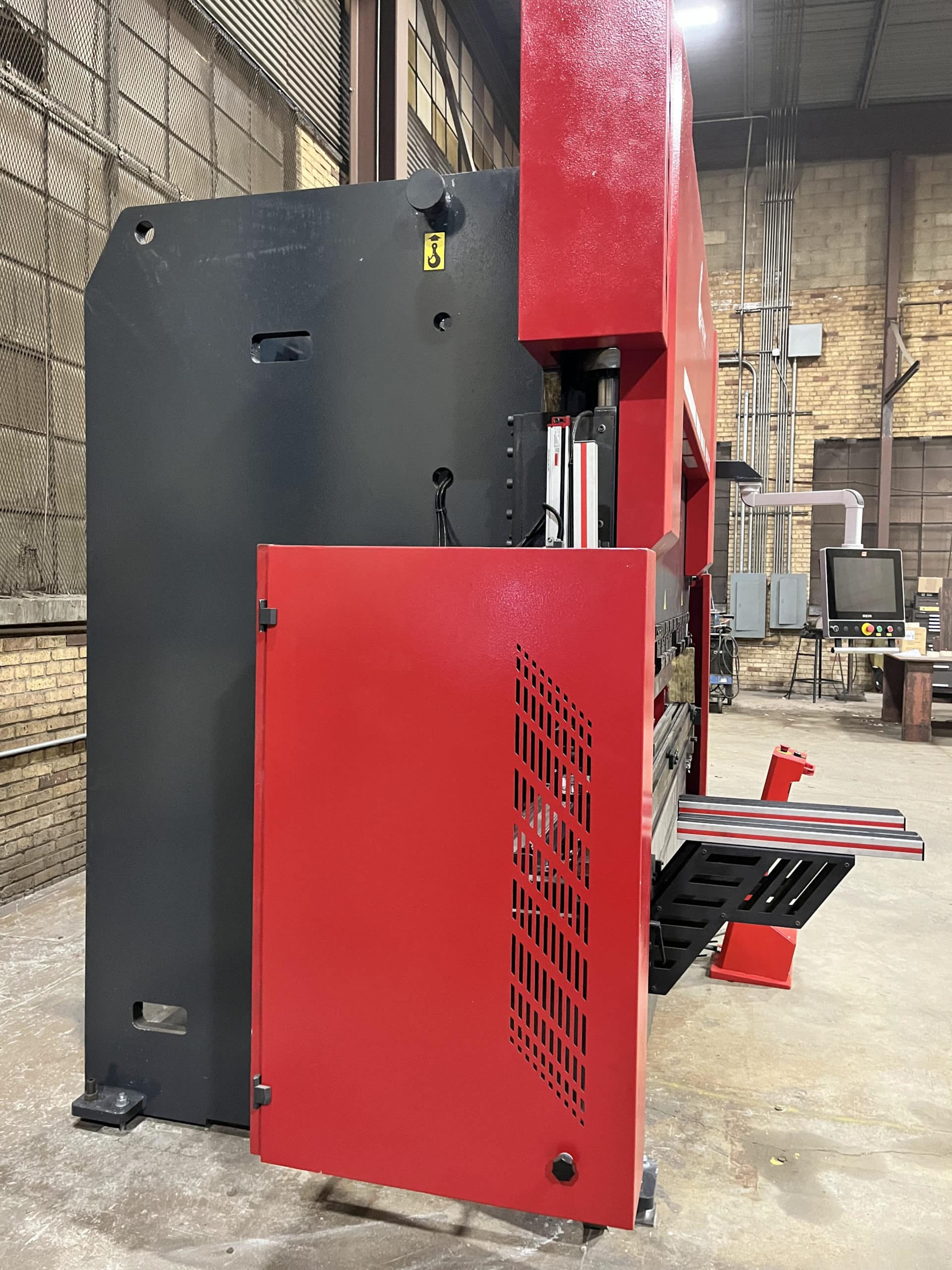 150 Ton x 10' Hat-Tech PRB-R 30135 Press Brake, 2022 - Crowning, Backgauge, Safety Covers - Image 5
