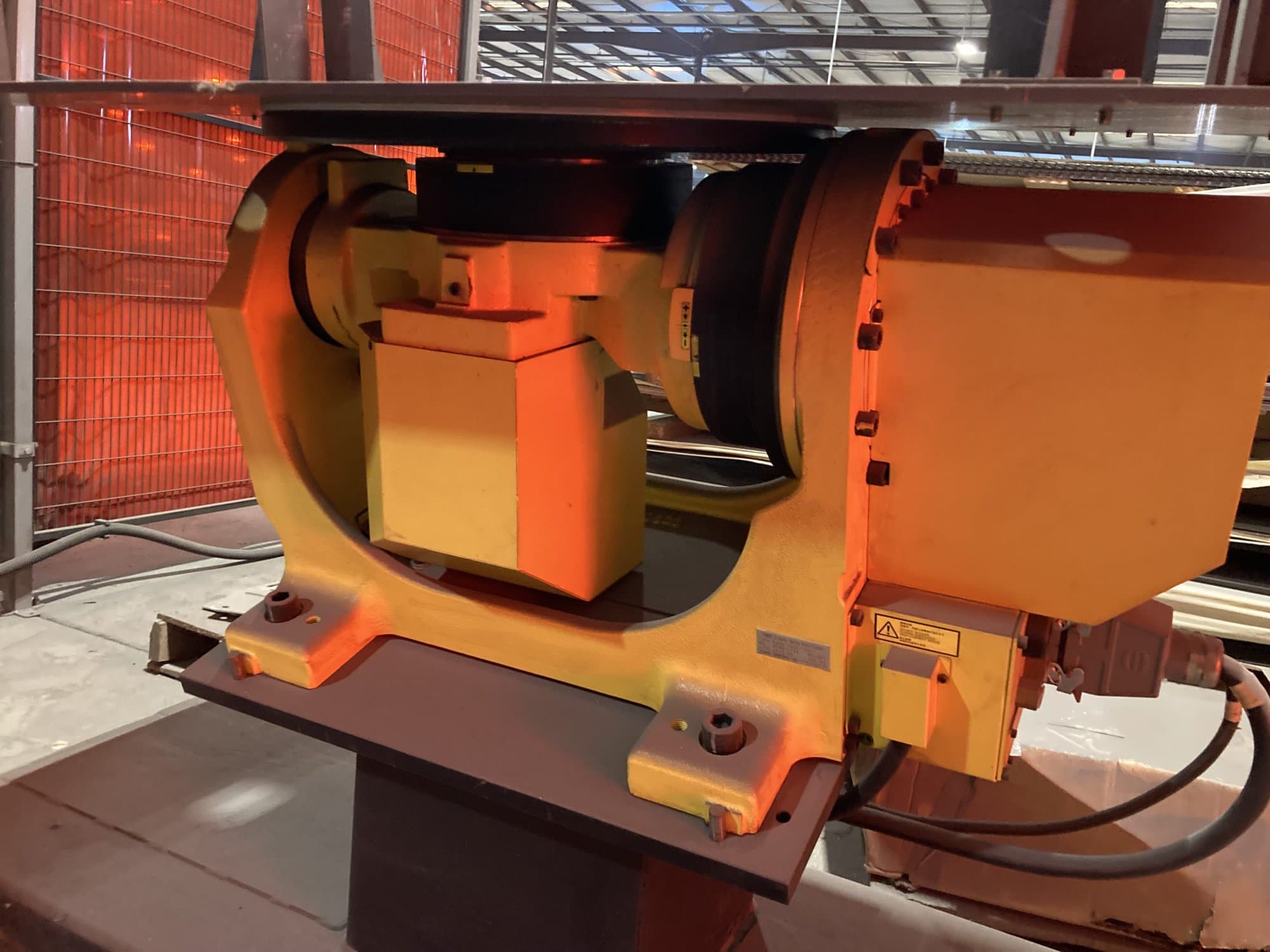 Lincoln Electric Fab-Pak FHS B2 Robotic Welding Cell, PowerWave S500, Fanuc Arc Mate 100ic, 2016 - Low Use Unit! - Image 6