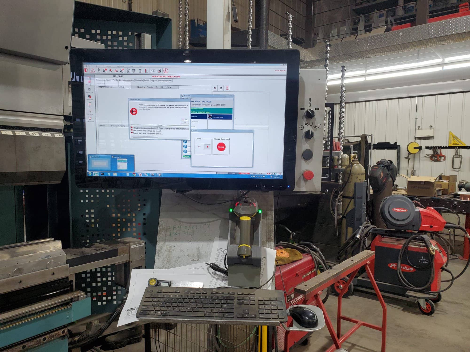 242 Ton x 14' Salvagnini B3-220/4250 CNC Press Brake, 2016- MVM Programmable Lower Die - Image 4
