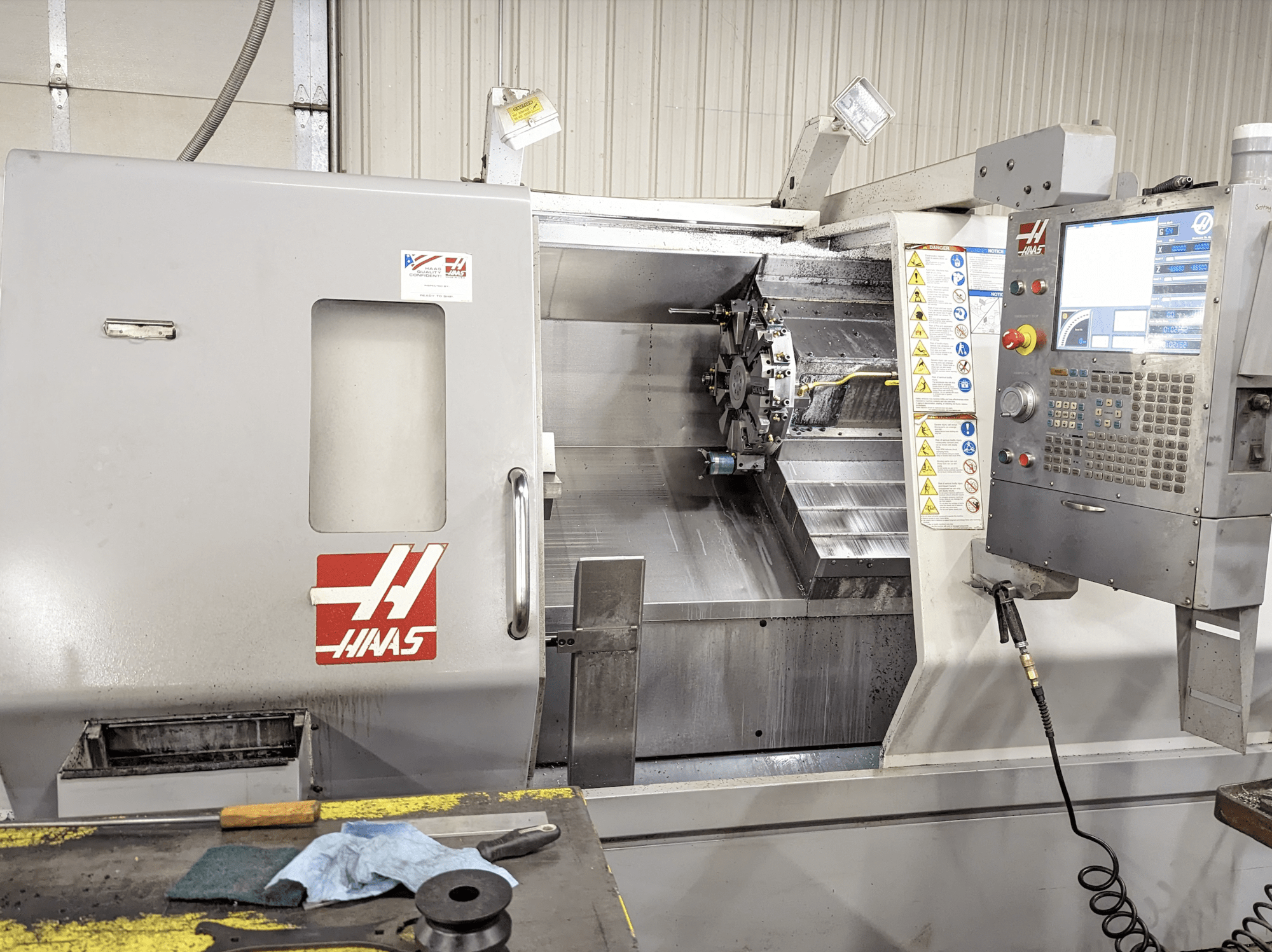 Haas SL-30 CNC Chucker Lathe, 2007- Presetter, Parts Catcher, Conveyor