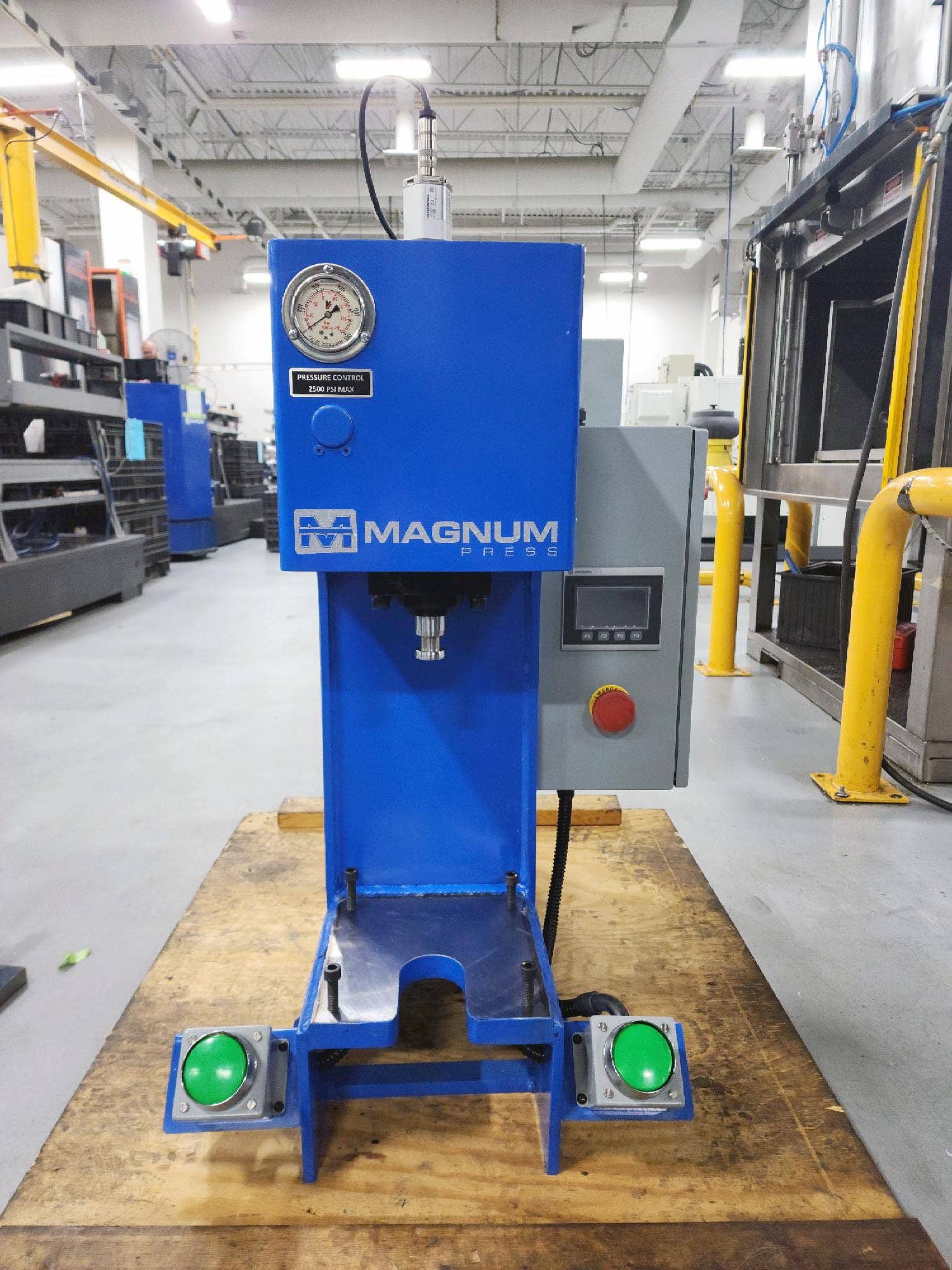 Magnum MCB4A 4Ton Bench Press, 2019- 14" Daylight, 7" Stroke, 13" x 12" Bed, Unused