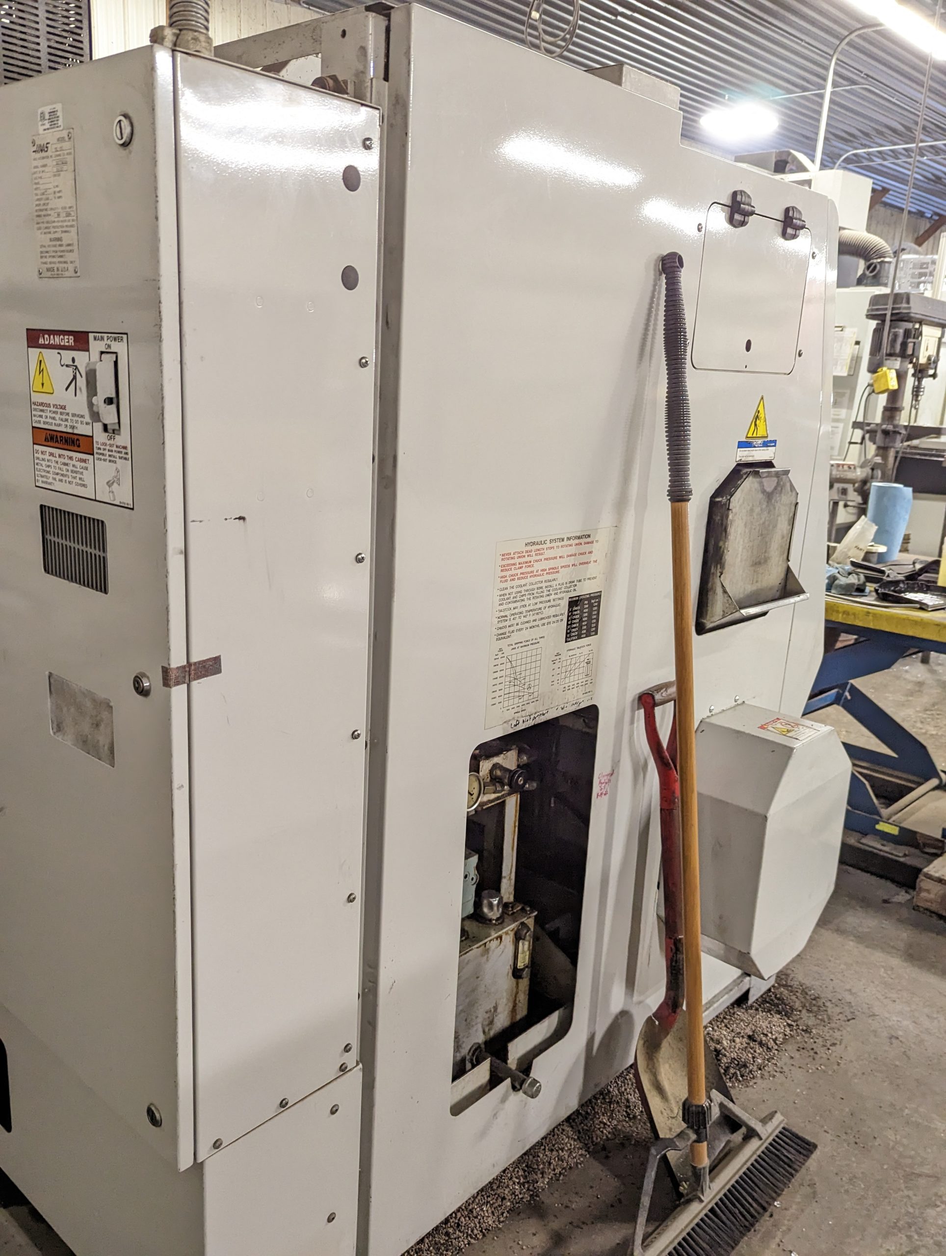 Haas SL-30 CNC Chucker Lathe, 2007- Presetter, Parts Catcher, Conveyor - Image 4