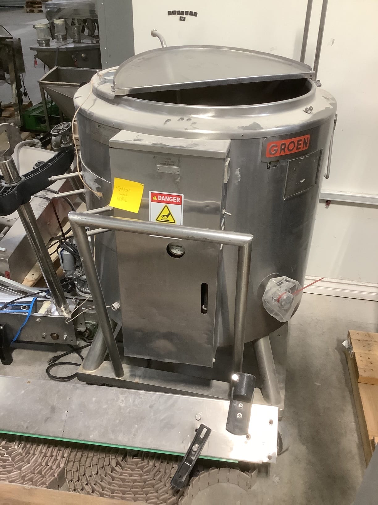 40 Gallon Groen EE-40 Jacketed Steam Kettle with Agitation, 1975