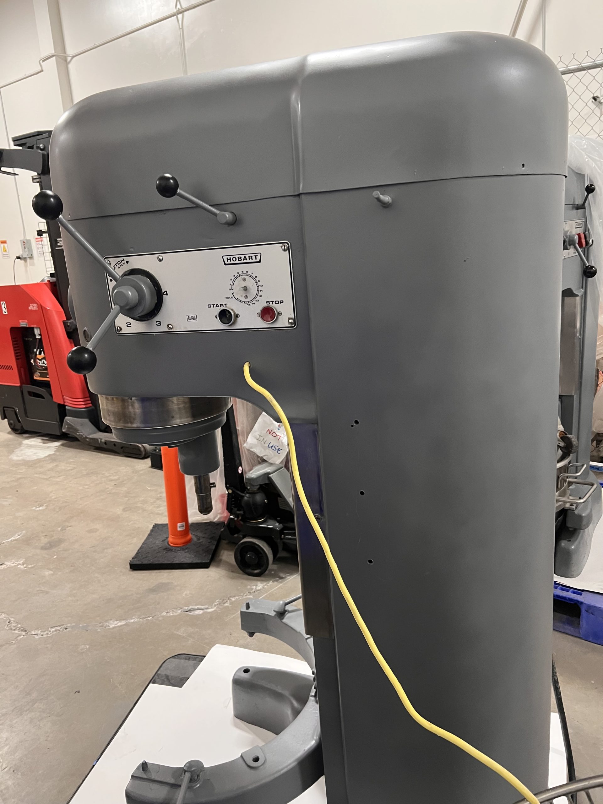 80 Quart Hobart M-802 Mixer, 2003 - Mixing Bowls, Mixing Hooks, and Whisks Included - Image 4