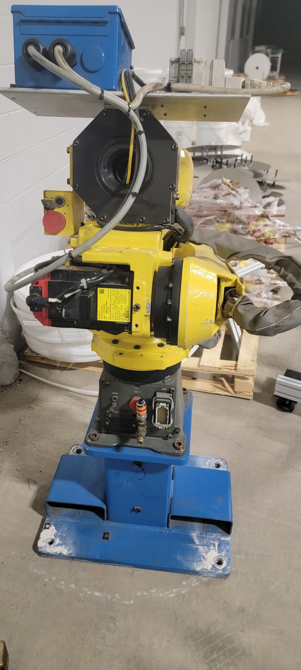 Fanuc M10iA/12 6 Axis Robot, 2014 - Pendant, Pedestal - Image 3