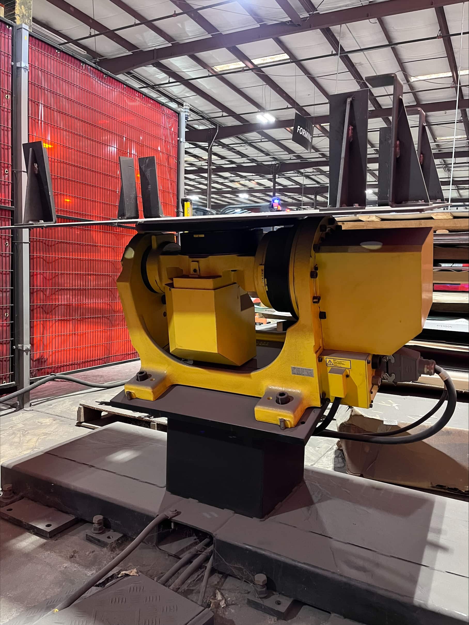 Lincoln Electric Fab-Pak FHS B2 Robotic Welding Cell, PowerWave S500, Fanuc Arc Mate 100ic, 2016 - Low Use Unit! - Image 2