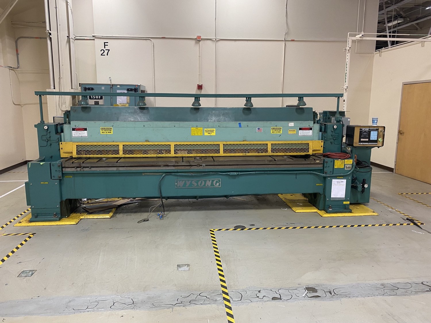 1/4" x 12' Wysong 1225 Shear, 1990 - Front Operated Power Back Gauge, PC-100 Control