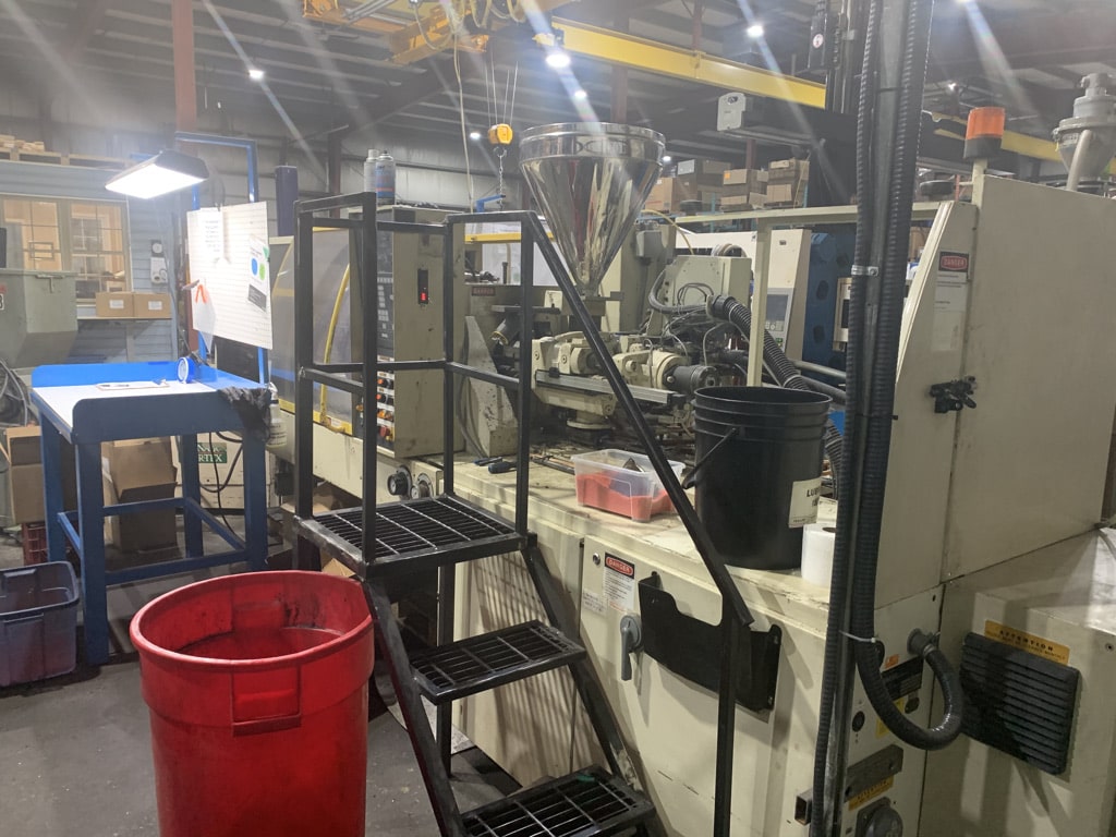 100 Ton 2 Oz Engel ES 80/80/100 Hydraulic Injection Molding Machine, 1994 - Dual Core Pull and Ejector, Spare Screws & Barrels, Second Injection Unit Removed - Image 3