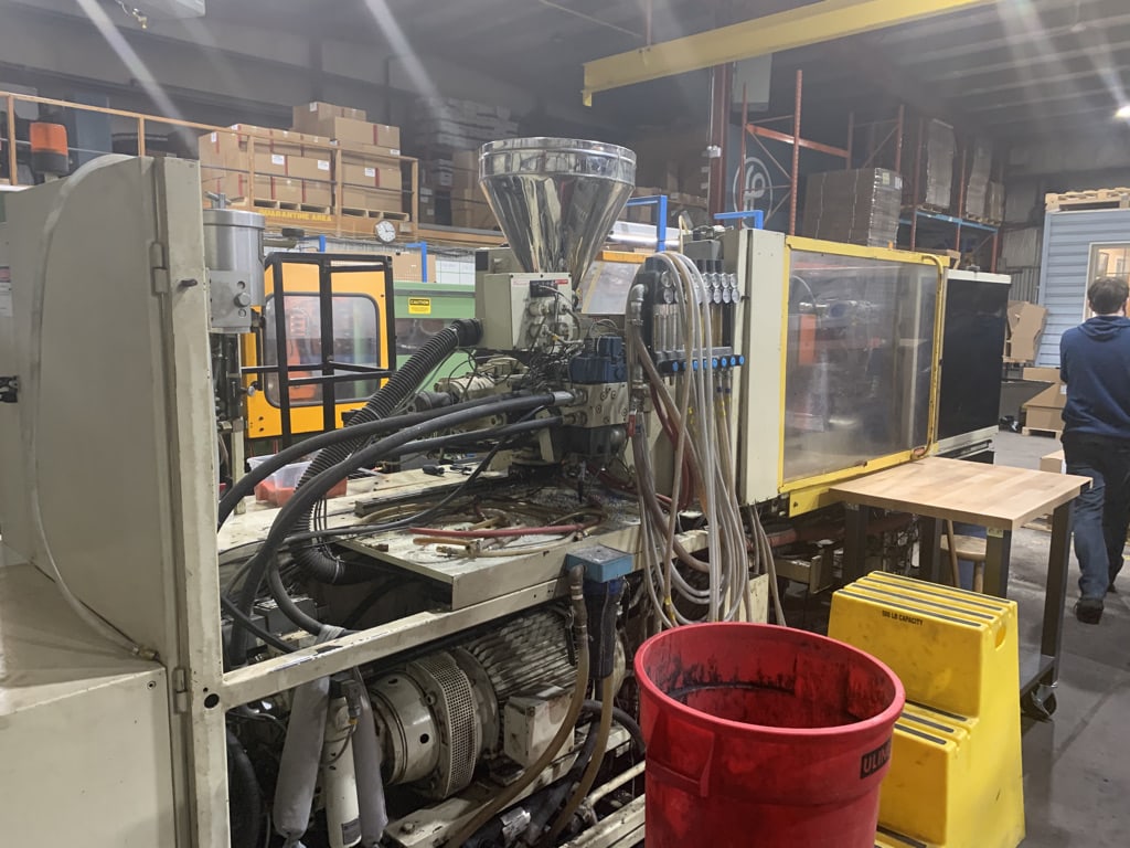 100 Ton 2 Oz Engel ES 80/80/100 Hydraulic Injection Molding Machine, 1994 - Dual Core Pull and Ejector, Spare Screws & Barrels, Second Injection Unit Removed - Image 4