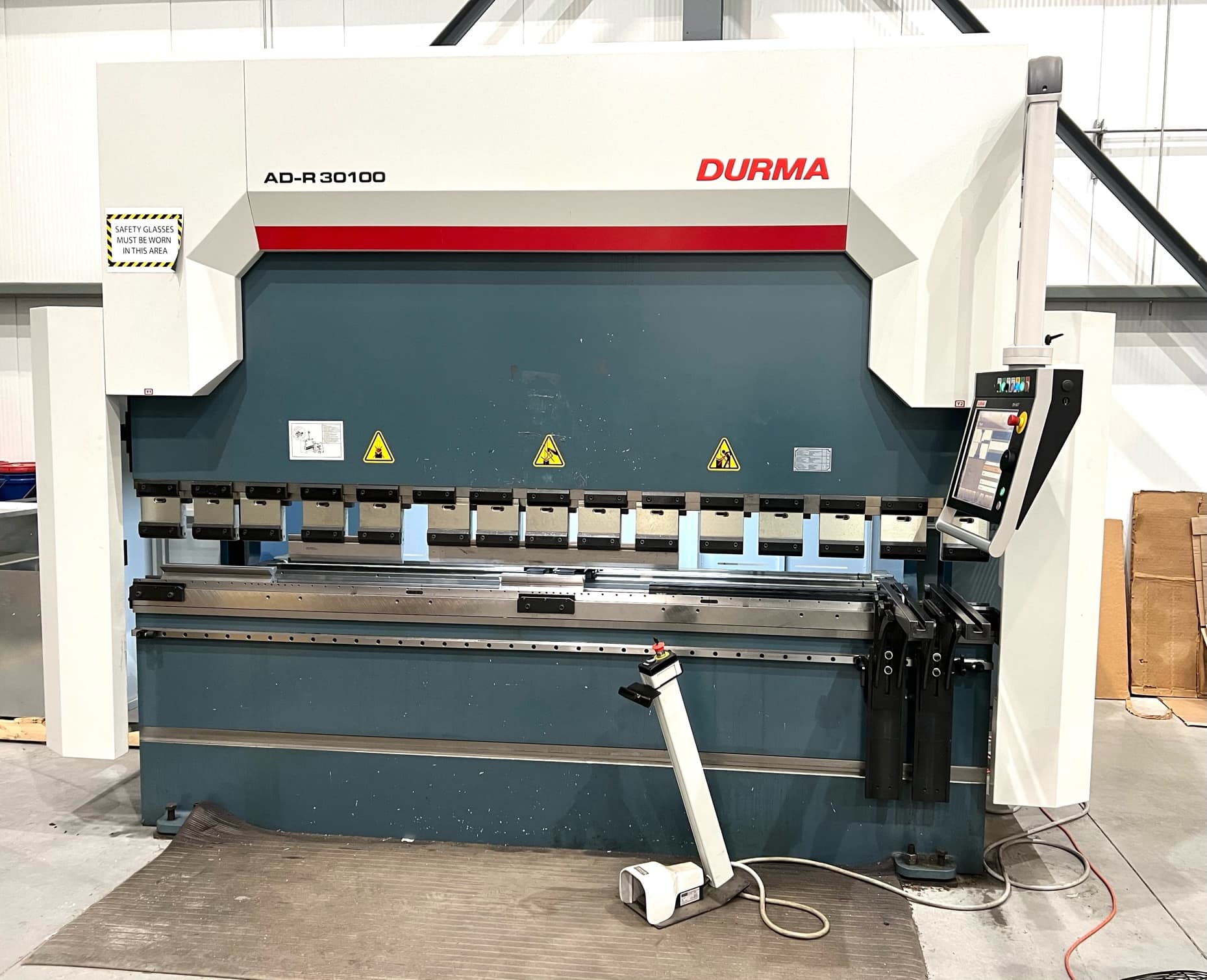 110 Ton x 10' Durma AD-R 30100 CNC Press Brake, 2019- 4-Axis Backguage - Image 2