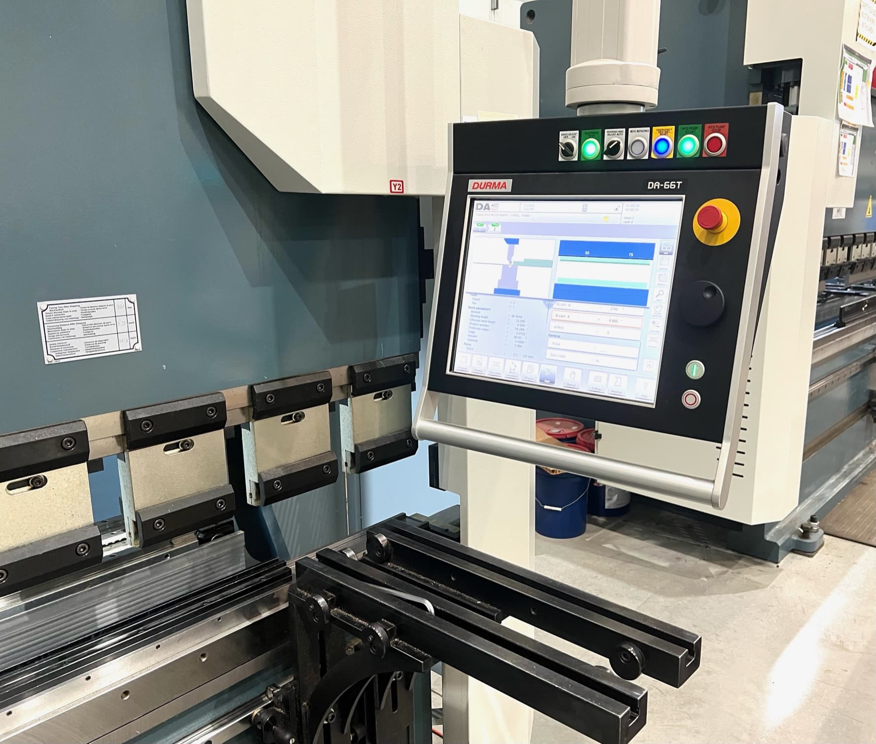 110 Ton x 10' Durma AD-R 30100 CNC Press Brake, 2019- 4-Axis Backguage - Image 5