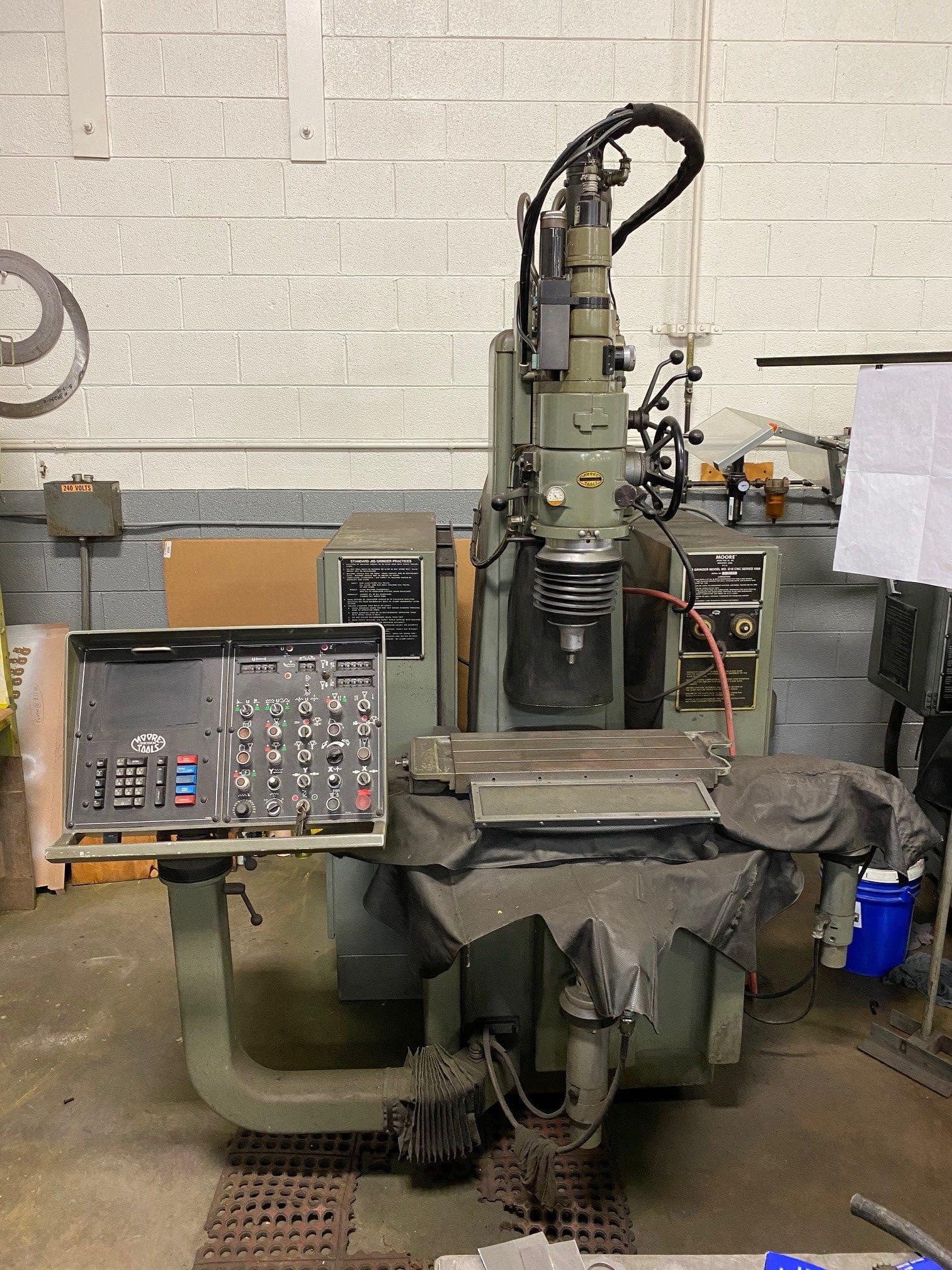 Moore G18 CNC Jig Grinder, 1989 - 11" x 24" Table